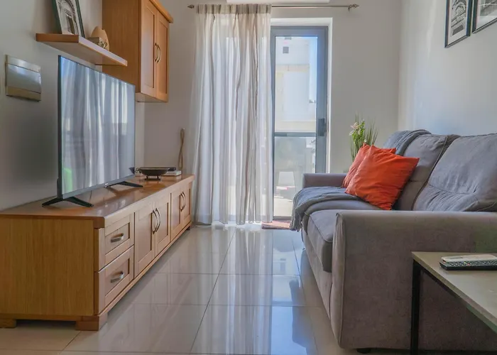Lovely Penthouse In Gzira