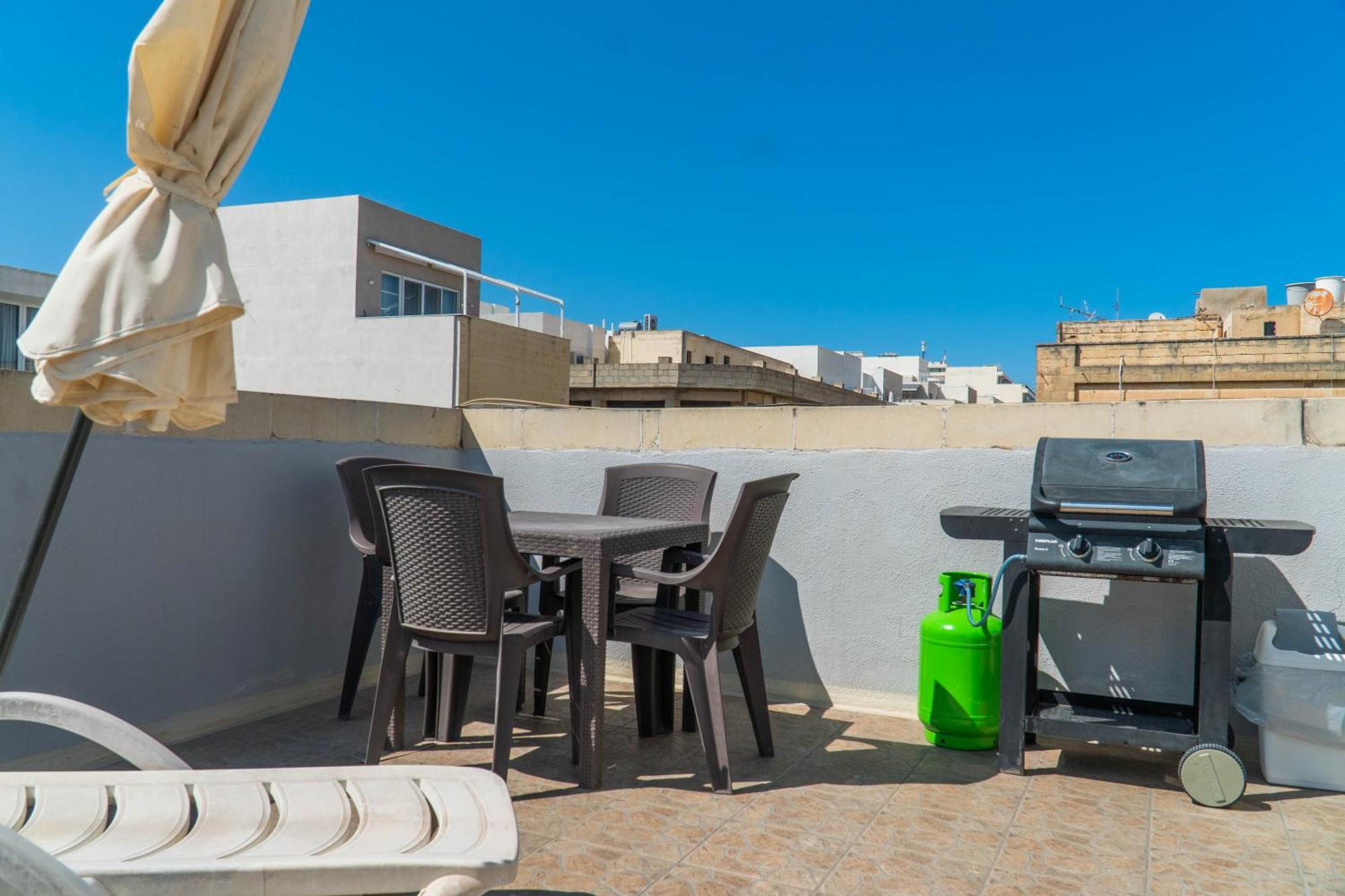 Apartment Lovely Penthouse In Gzira