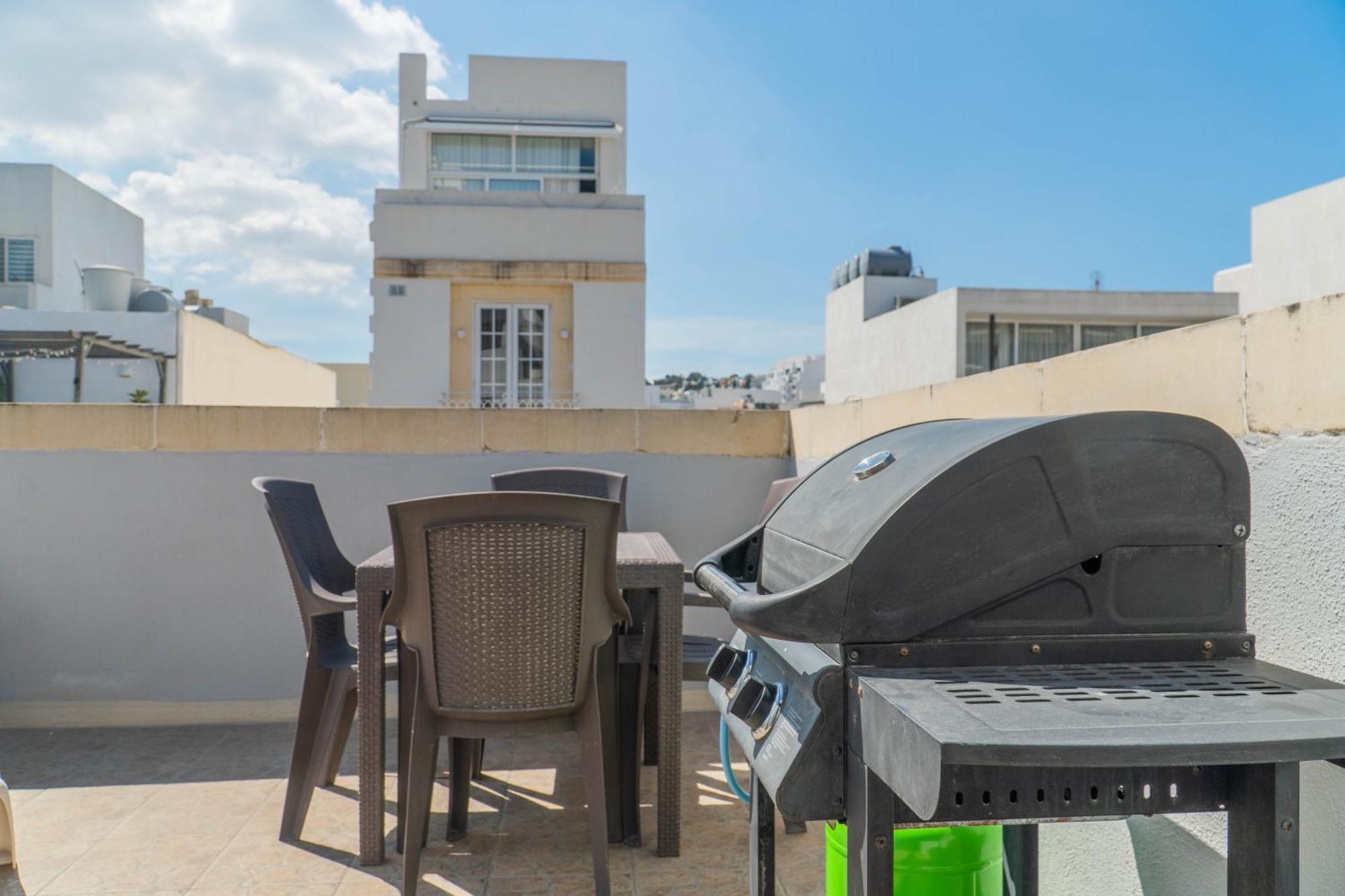 Lovely Penthouse In Gzira
